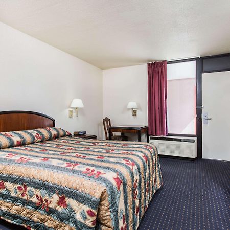 Knights Inn Virginia Beach Lynnhaven Exterior photo