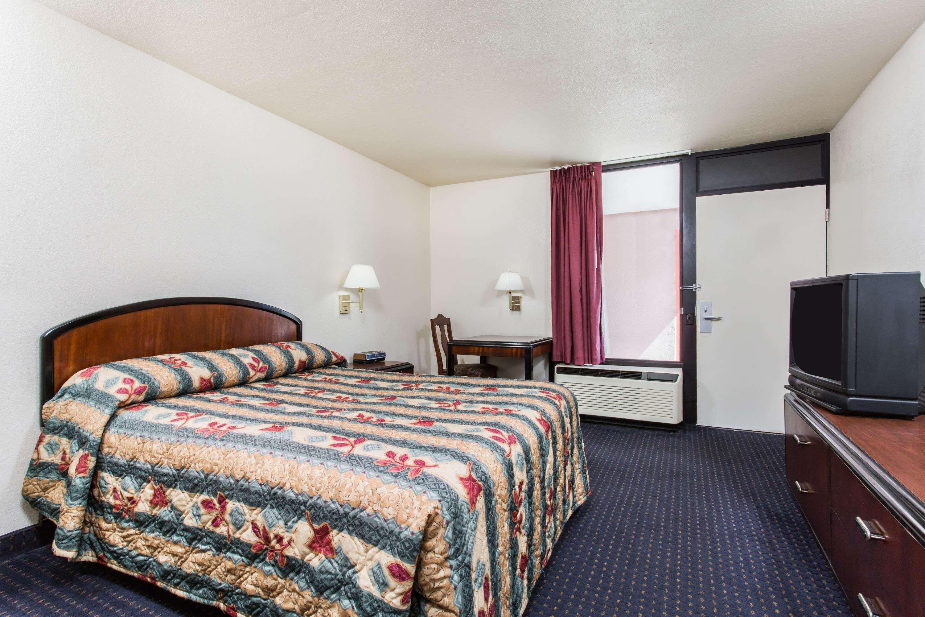 Knights Inn Virginia Beach Lynnhaven Exterior photo