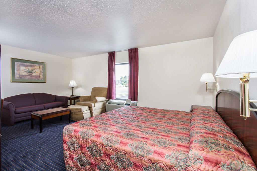 Knights Inn Virginia Beach Lynnhaven Exterior photo